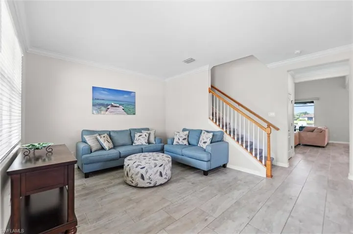 2392 Fallglo St, Naples, Florida 34120