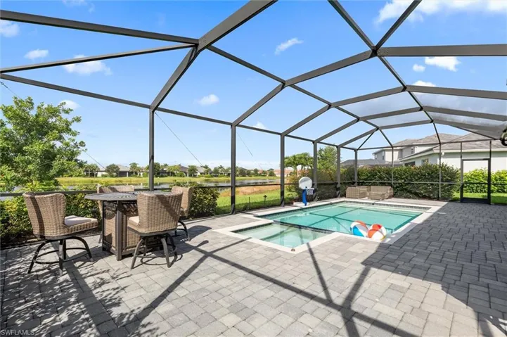 2392 Fallglo St, Naples, Florida 34120