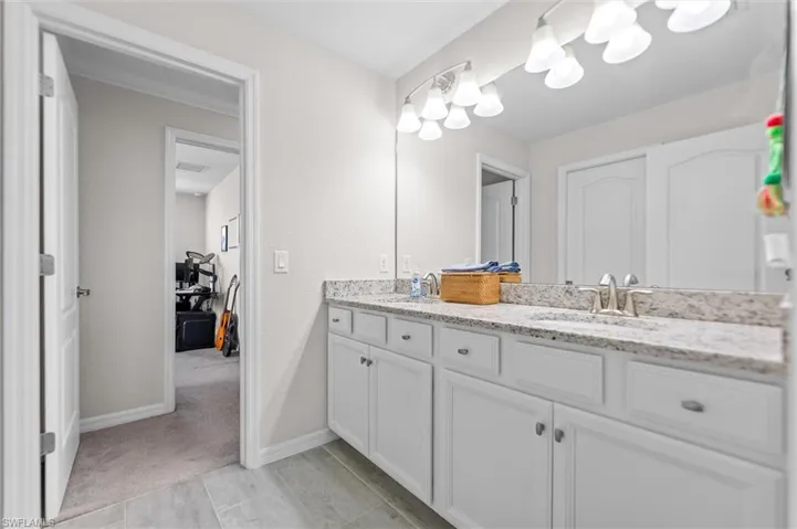 2392 Fallglo St, Naples, Florida 34120