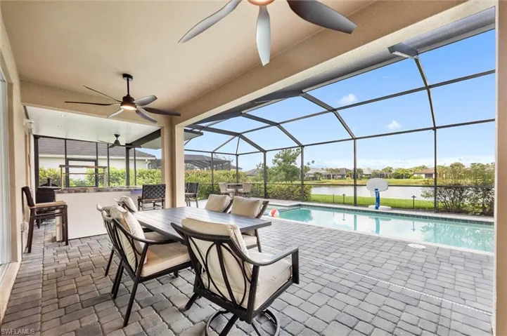 2392 Fallglo St, Naples, Florida 34120