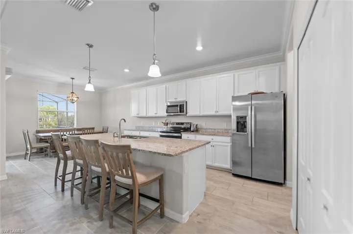 2392 Fallglo St, Naples, Florida 34120