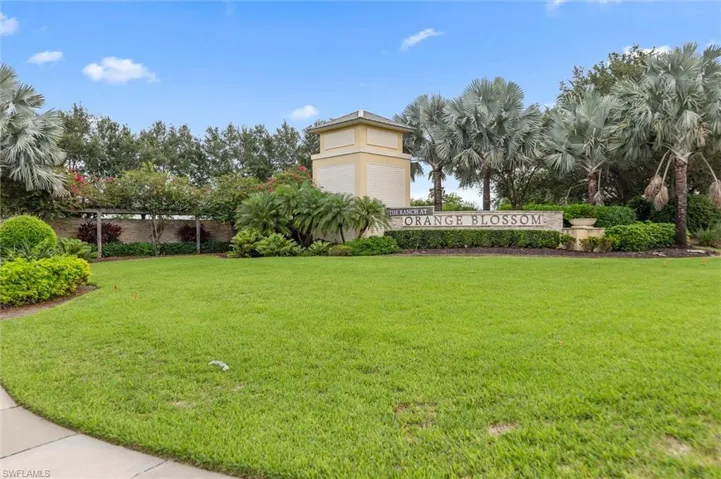 2392 Fallglo St, Naples, Florida 34120