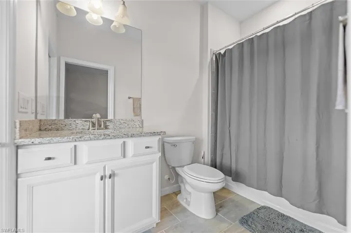 2392 Fallglo St, Naples, Florida 34120
