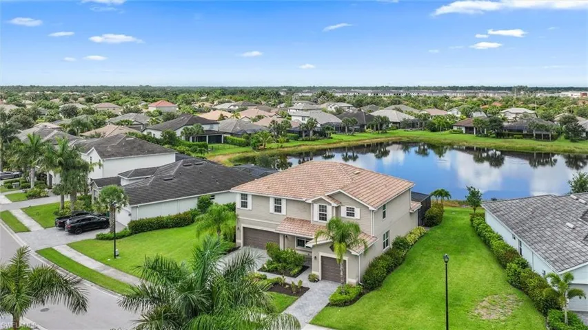 2392 Fallglo St, Naples, Florida 34120