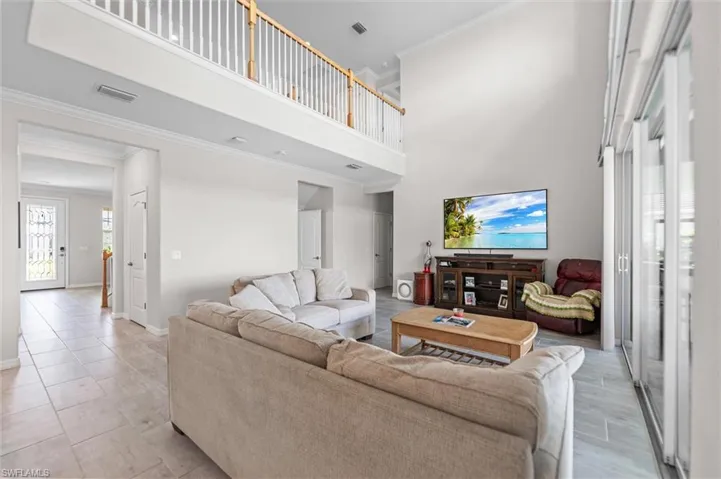 2392 Fallglo St, Naples, Florida 34120