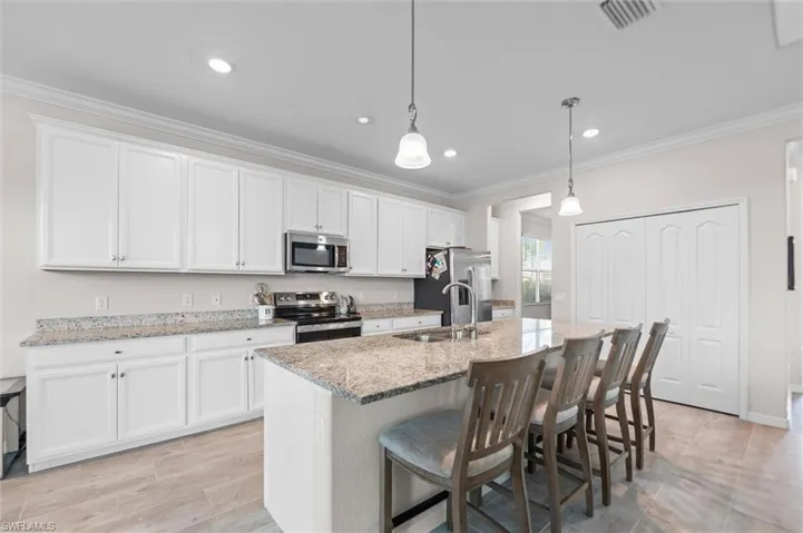 2392 Fallglo St, Naples, Florida 34120