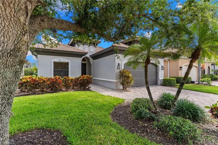 1406 Serrano Cir, Naples, Florida 34105
