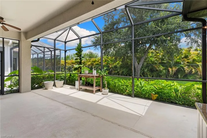 1406 Serrano Cir, Naples, Florida 34105
