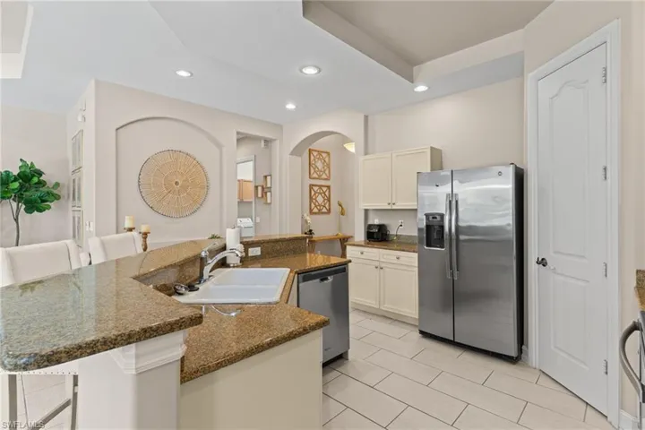 1406 Serrano Cir, Naples, Florida 34105