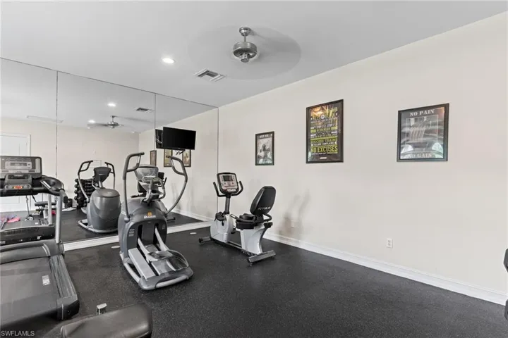 1406 Serrano Cir, Naples, Florida 34105