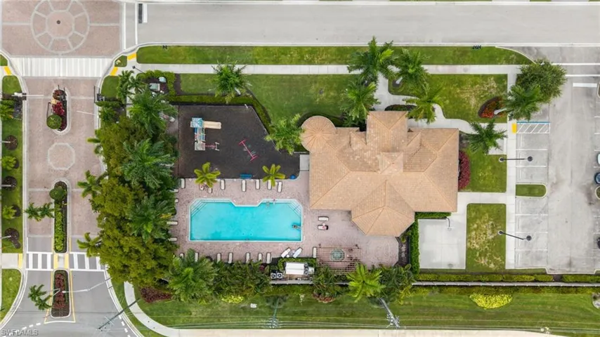 1406 Serrano Cir, Naples, Florida 34105