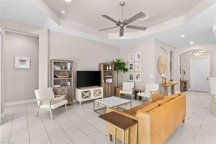 1406 Serrano Cir, Naples, Florida 34105