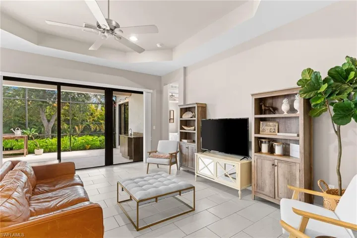 1406 Serrano Cir, Naples, Florida 34105