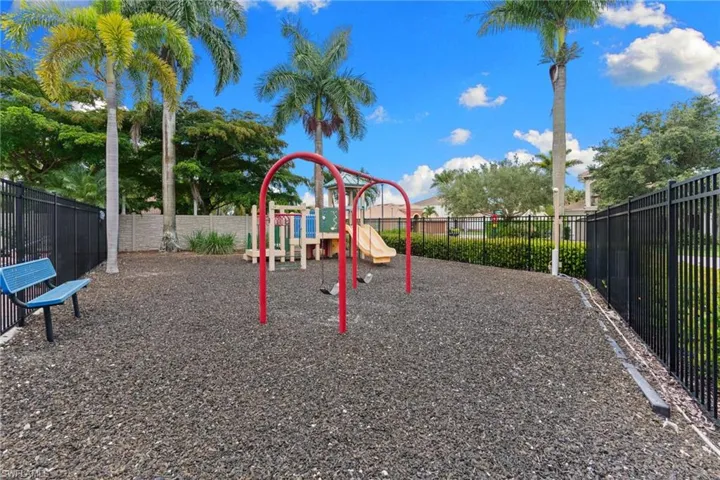 1406 Serrano Cir, Naples, Florida 34105