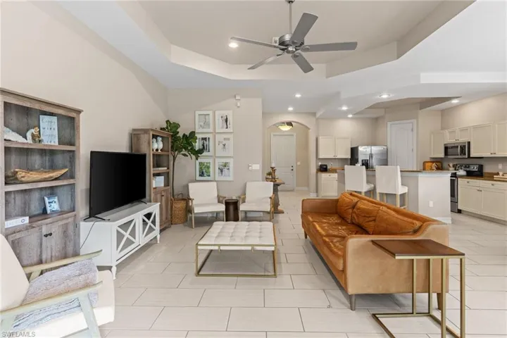 1406 Serrano Cir, Naples, Florida 34105
