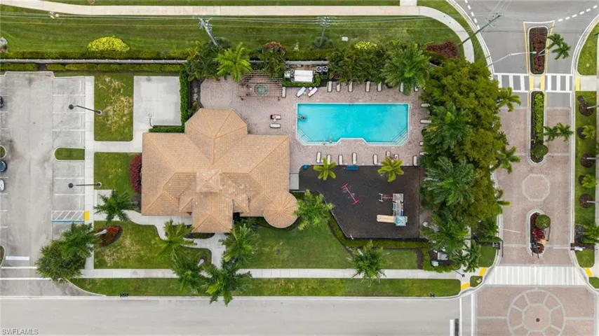 1406 Serrano Cir, Naples, Florida 34105