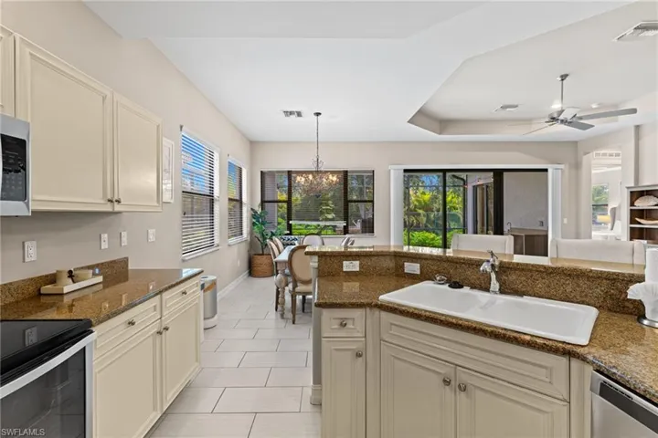 1406 Serrano Cir, Naples, Florida 34105