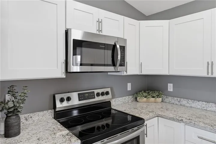 3017 Ne 2nd Ave, Cape Coral, Florida 33909