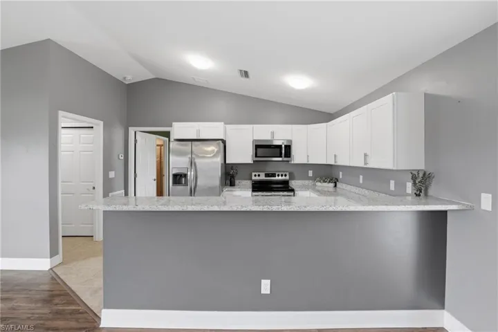 3017 Ne 2nd Ave, Cape Coral, Florida 33909