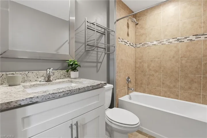 3017 Ne 2nd Ave, Cape Coral, Florida 33909