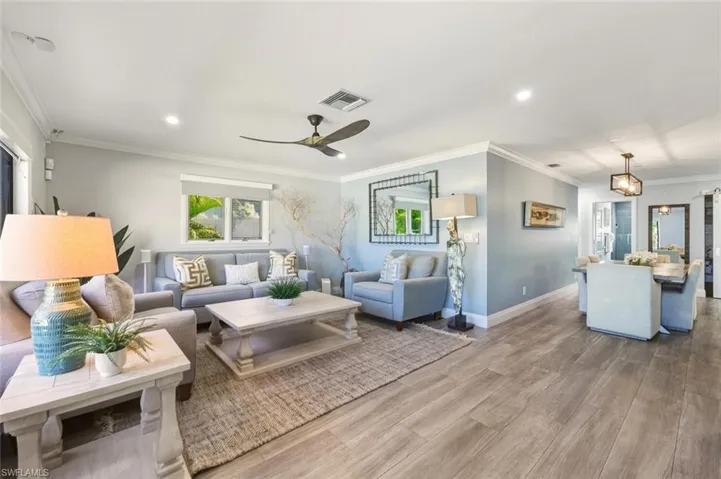 530 108th Ave N, Naples, Florida 34108