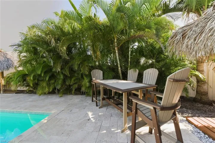 530 108th Ave N, Naples, Florida 34108
