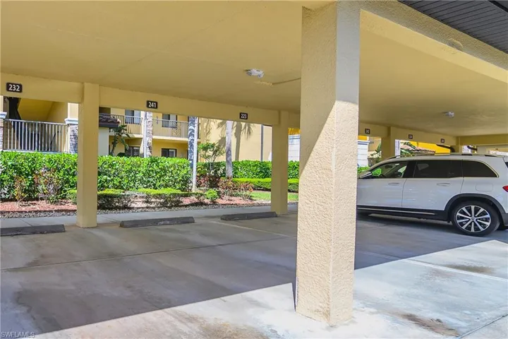 9719  Acqua  CT, Naples, FL 34113