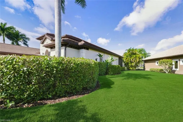 View of grassy yard