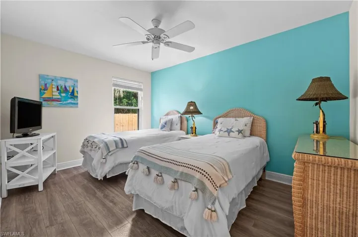 866 101 Ave 10620 Gulf Shore Dr, Naples, Florida 34108