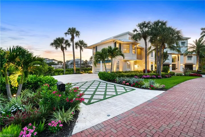225 Bayfront Dr, Bonita Springs, Florida 34134