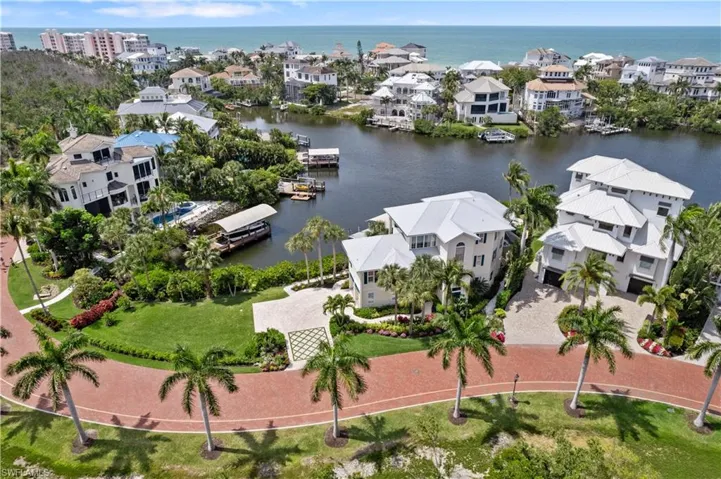225 Bayfront Dr, Bonita Springs, Florida 34134