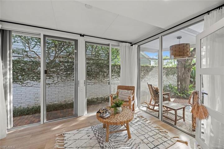 Den/Sunroom