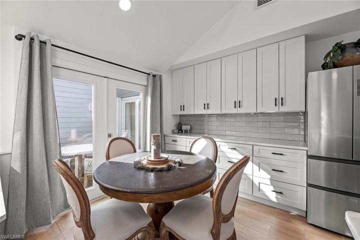 Eat in Kitchen
