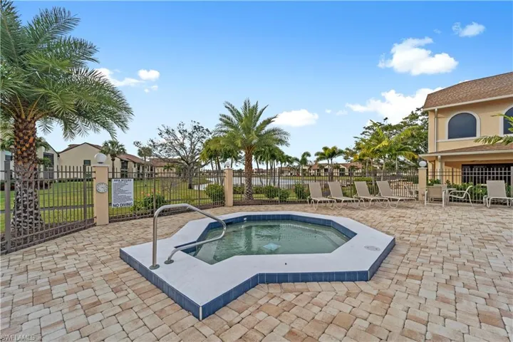 8430 Charter Club Cir 3, Fort Myers, Florida 33919