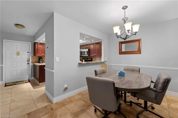 8430 Charter Club Cir 3, Fort Myers, Florida 33919