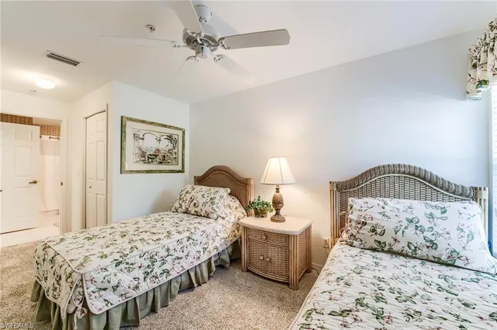 1940  Willow Bend  CIR, Naples, FL 34109
