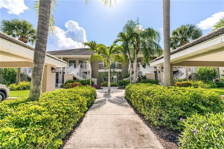 1940  Willow Bend  CIR, Naples, FL 34109