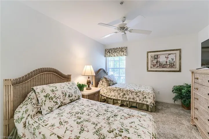 1940  Willow Bend  CIR, Naples, FL 34109