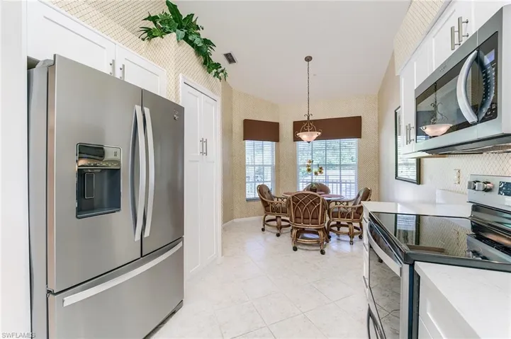 1940  Willow Bend  CIR, Naples, FL 34109