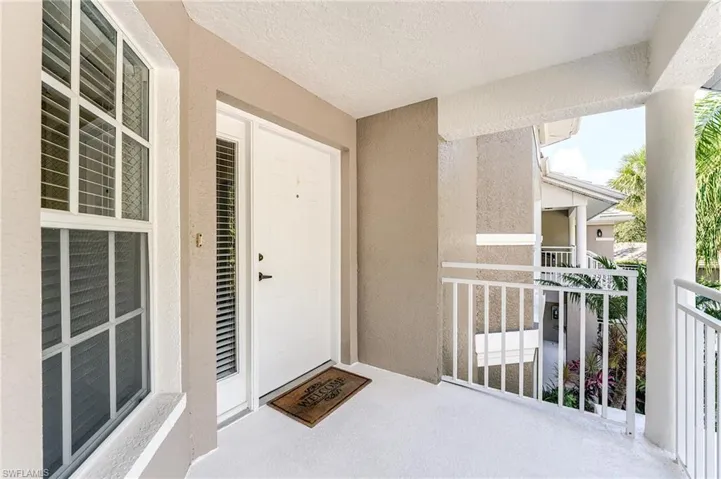1940  Willow Bend  CIR, Naples, FL 34109