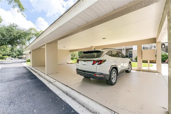 1940  Willow Bend  CIR, Naples, FL 34109