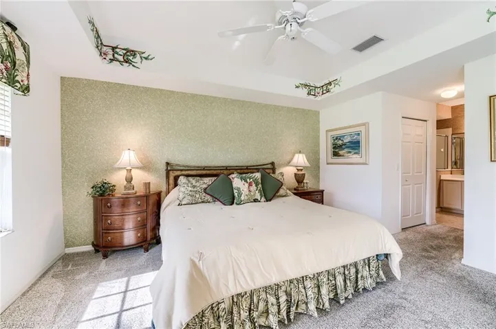 1940  Willow Bend  CIR, Naples, FL 34109