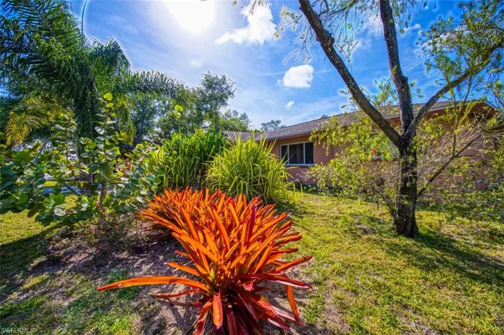 2230  Flora  AVE, Fort Myers, FL 33907