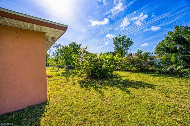 2230  Flora  AVE, Fort Myers, FL 33907
