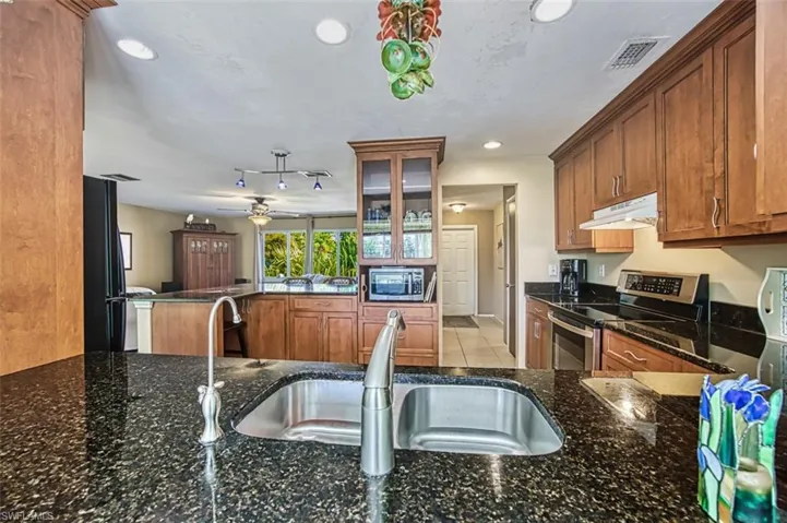 2230  Flora  AVE, Fort Myers, FL 33907