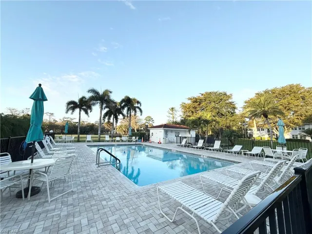 1087 Forest Lakes Dr 306, Naples, Florida 34105