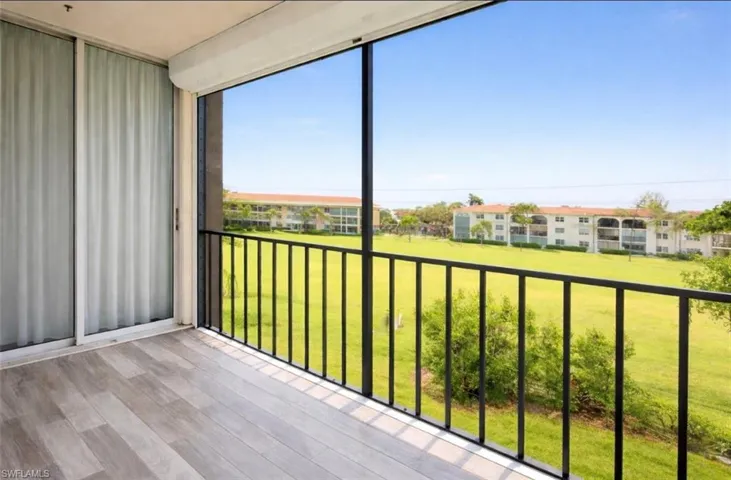 1087 Forest Lakes Dr 306, Naples, Florida 34105