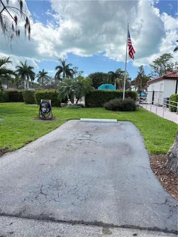 1087 Forest Lakes Dr 306, Naples, Florida 34105