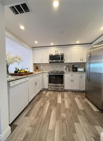 1087 Forest Lakes Dr 306, Naples, Florida 34105