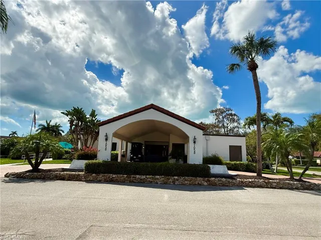 1087 Forest Lakes Dr 306, Naples, Florida 34105